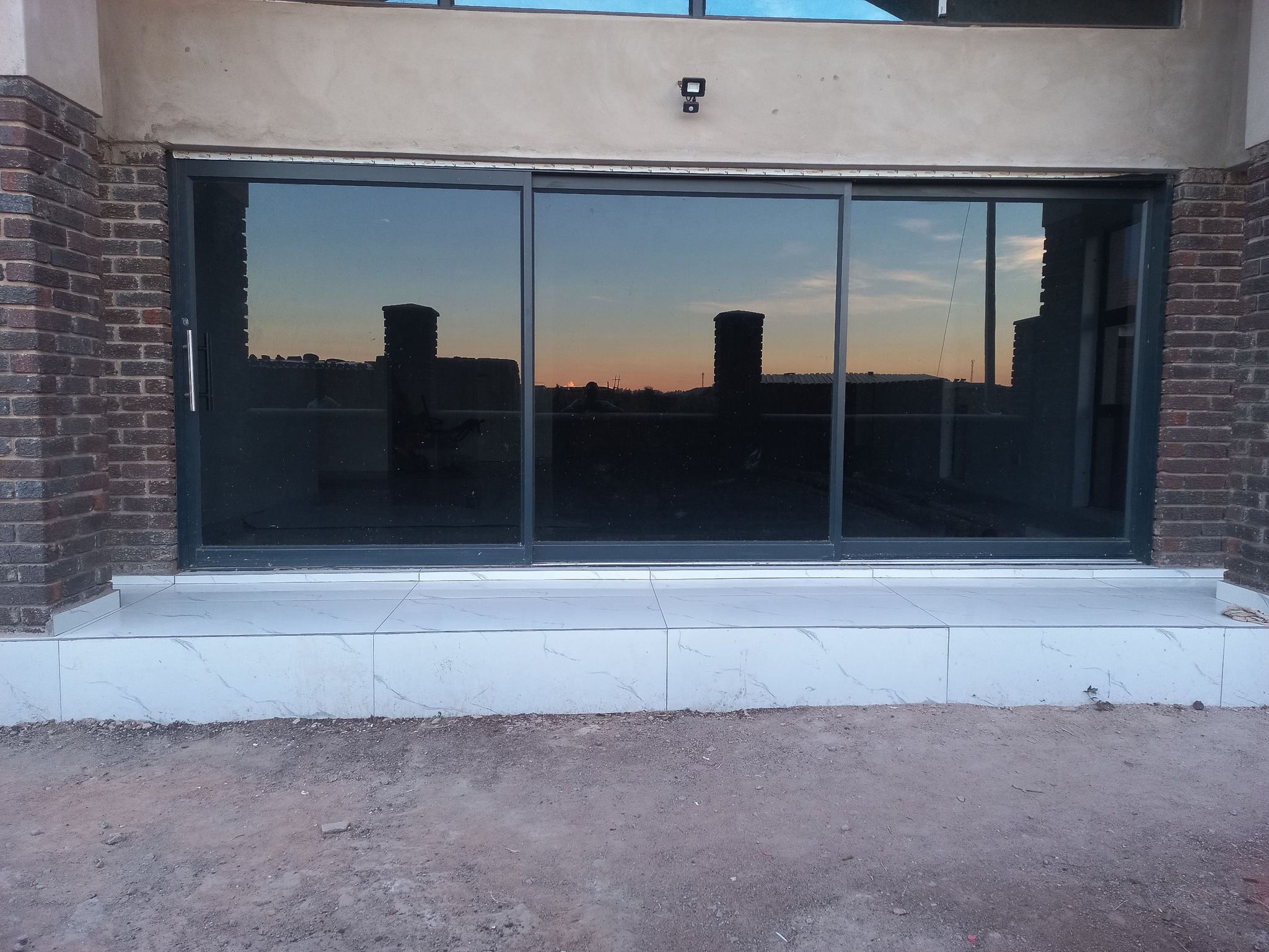 Tnark sliding window installation